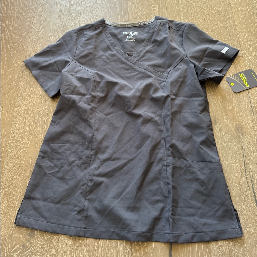 Momentum by Maevn Women's Gray Scrub Top